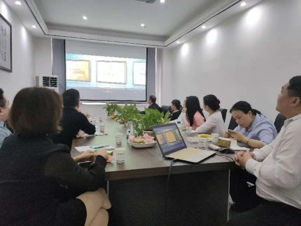 隆回二中校友走訪集俊智能